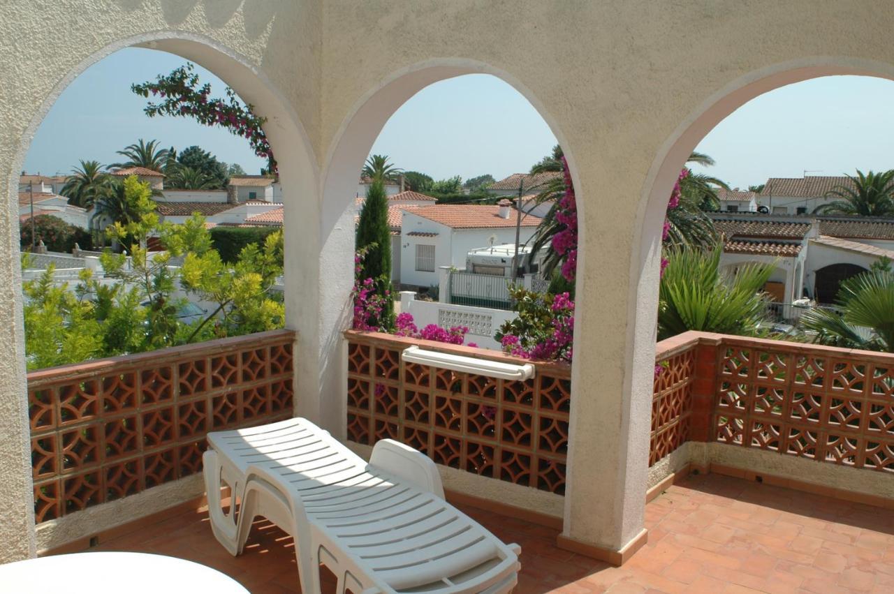 Villa Sol Емпуріабрава Номер фото