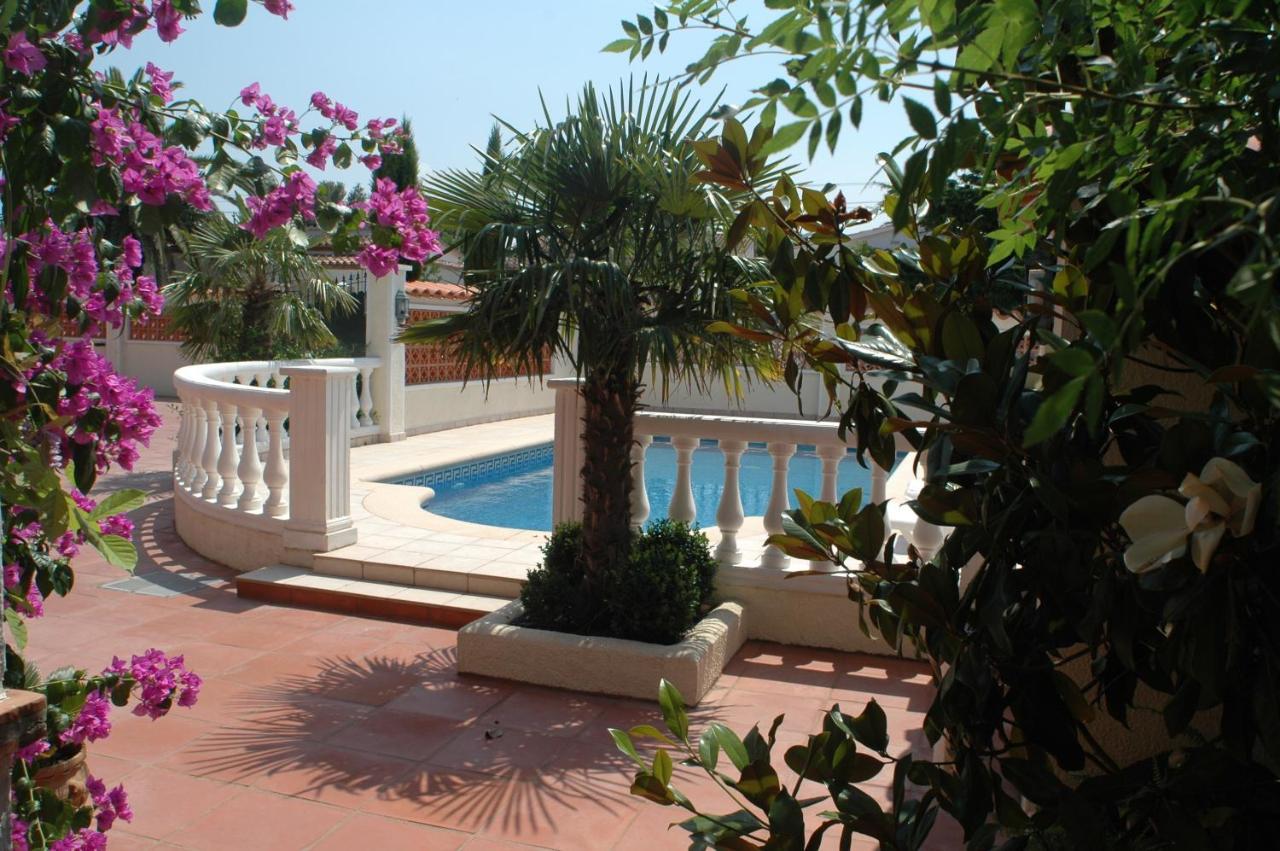 Villa Sol Емпуріабрава Екстер'єр фото